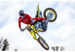 Suzuki annuncia il Team Supercross per la prossima Stagione